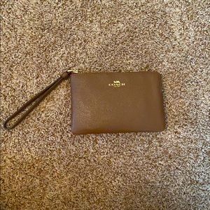 BRAND NEW COACH BROWN LEATHER WRISTLET